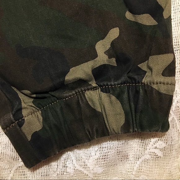 Women’s Camo Pants - Picture 11 of 15